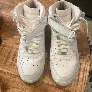 Nike Air Force Ones Mid